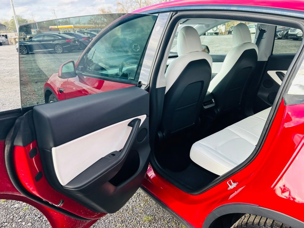 Used 2021 Tesla Model Y Performance image 16