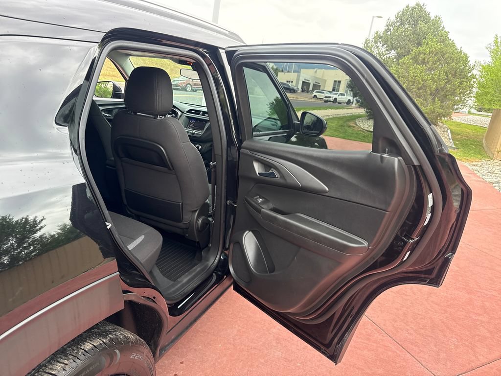 Used 2023 Chevrolet TrailBlazer LT AWD/4WD image 25