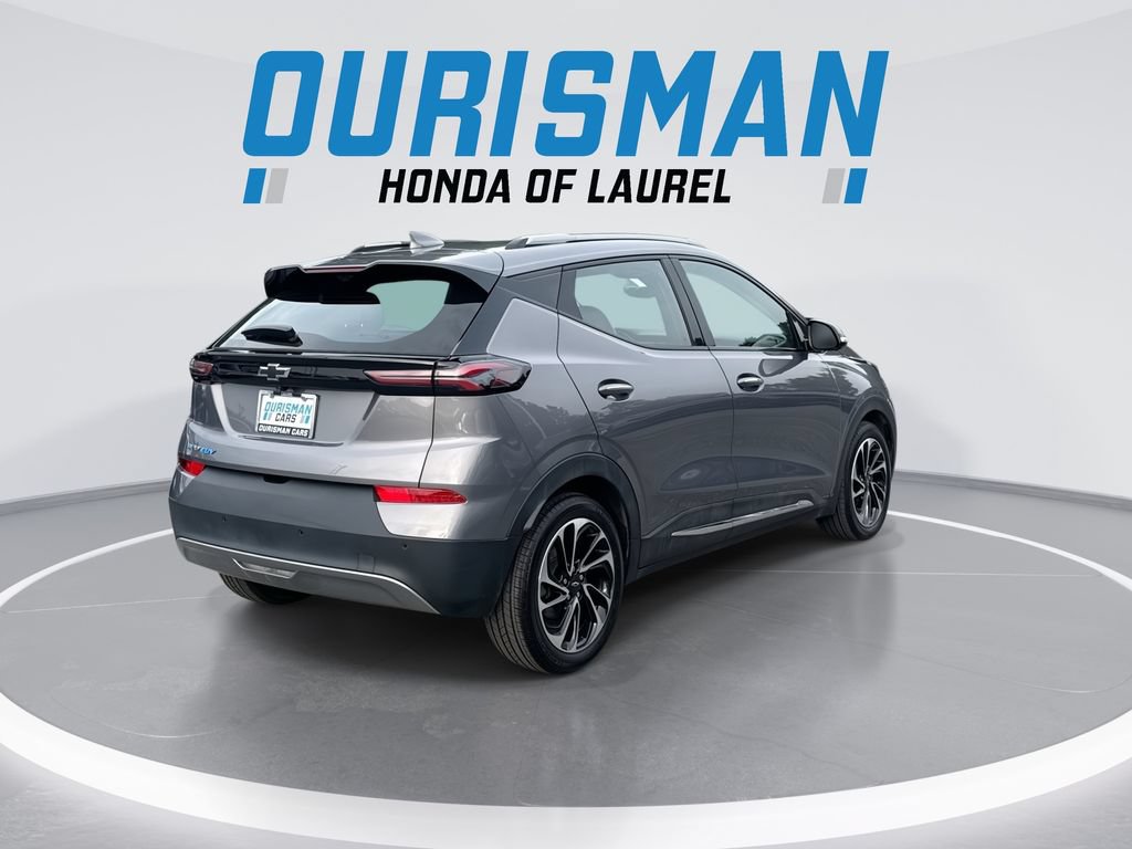 Used 2023 Chevrolet Bolt EUV Premier w/ Sun & Sound Package FWD image 8