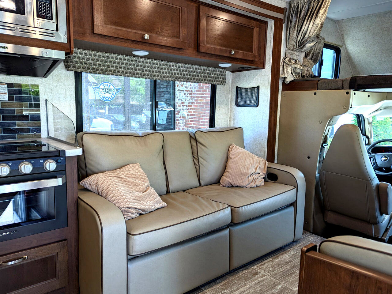 Used 2019 Chevrolet Express 4500 w/ RV Package RWD image 37