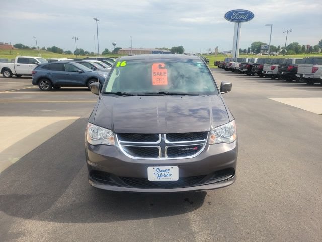 Used 2016 Dodge Grand Caravan SXT w/ UConnect Hands-Free Group FWD image 8