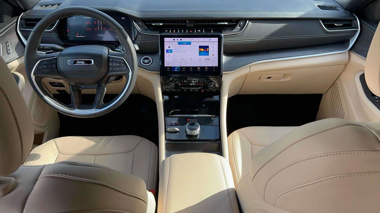 Used 2024 Jeep Grand Cherokee Limited w/ Luxury Tech Group II image 10