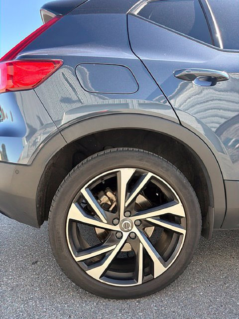Used 2022 Volvo XC40 T5 R-Design AWD/4WD image 8