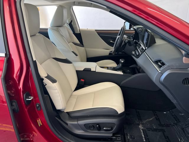 Used 2024 Lexus ES 300h w/ Premium Package FWD image 46