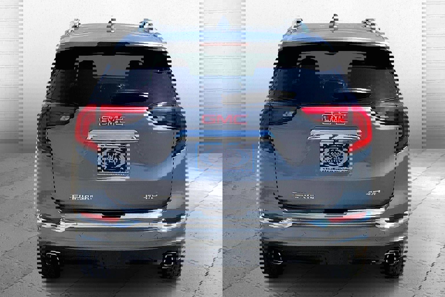 Used 2019 GMC Terrain Denali w/ Comfort Package AWD/4WD image 3