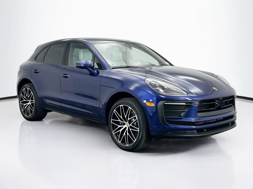 Used 2026 Porsche Macan AWD/4WD image 9