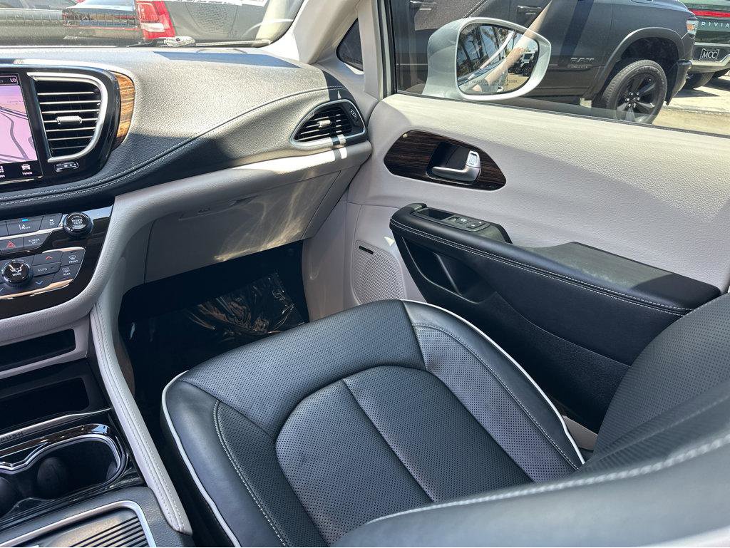 Used 2022 Chrysler Pacifica Limited image 18