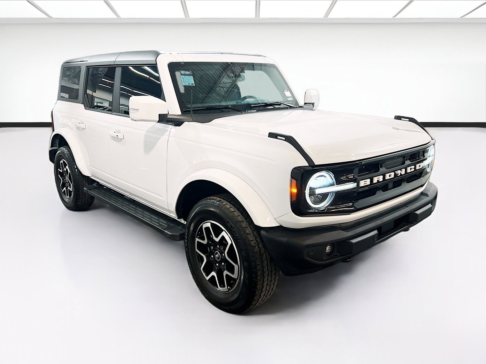 Used 2023 Ford Bronco Outer Banks AWD/4WD image 3