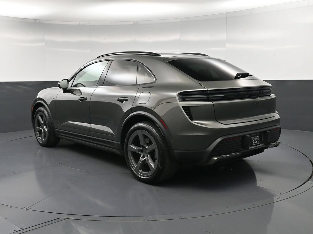 Certified 2025 Porsche Macan Turbo Electric AWD/4WD image 3