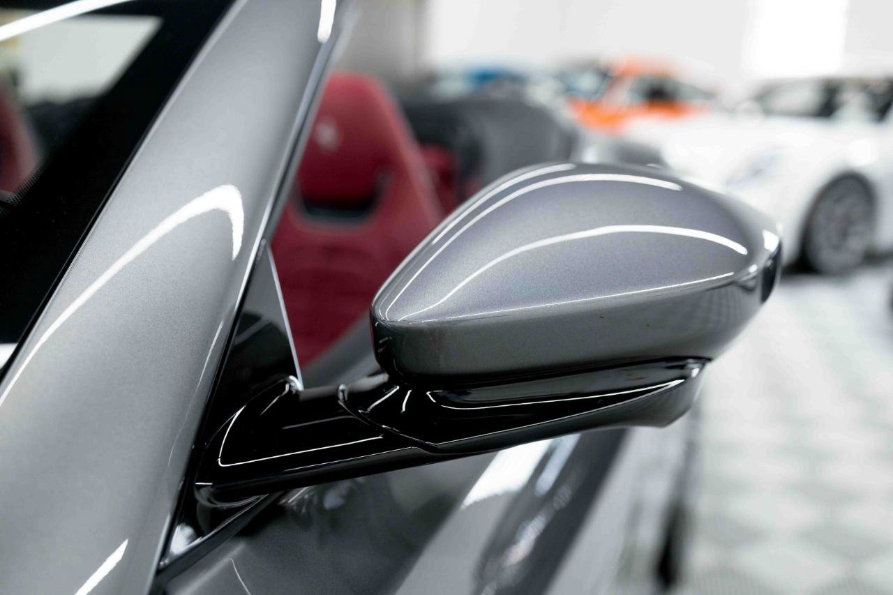 Used 2020 Ferrari Portofino RWD image 31