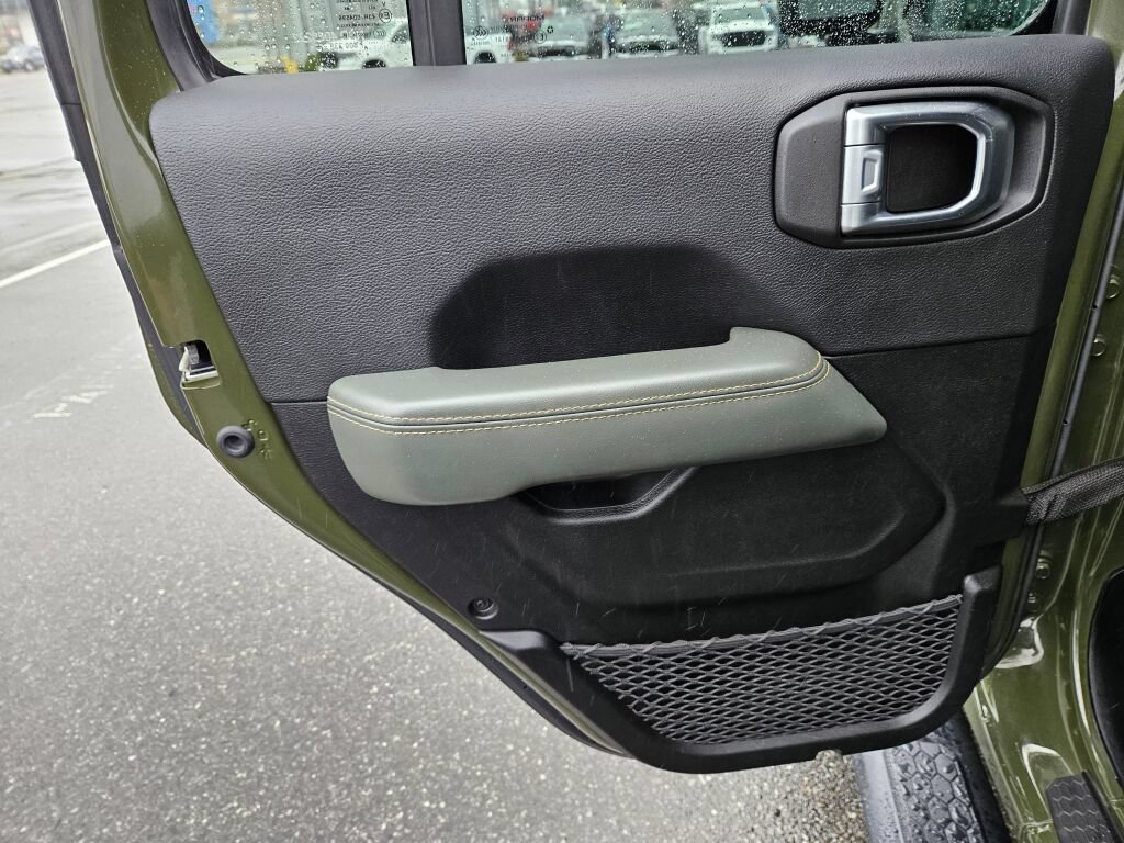 Used 2024 Jeep Wrangler High Altitude AWD/4WD image 17
