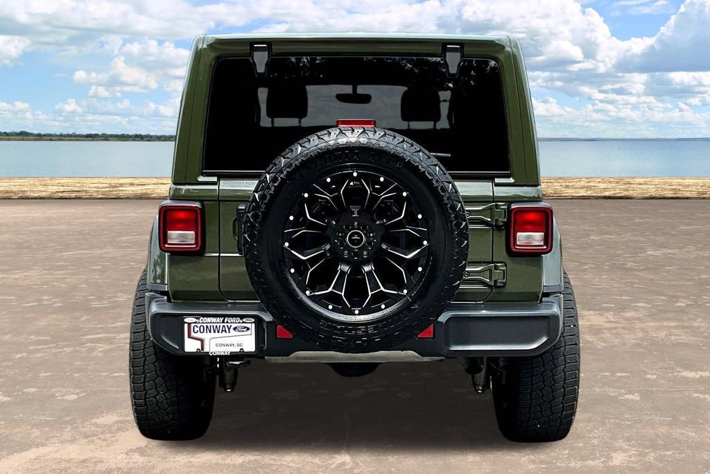 Used 2022 Jeep Wrangler Unlimited Sahara AWD/4WD image 7