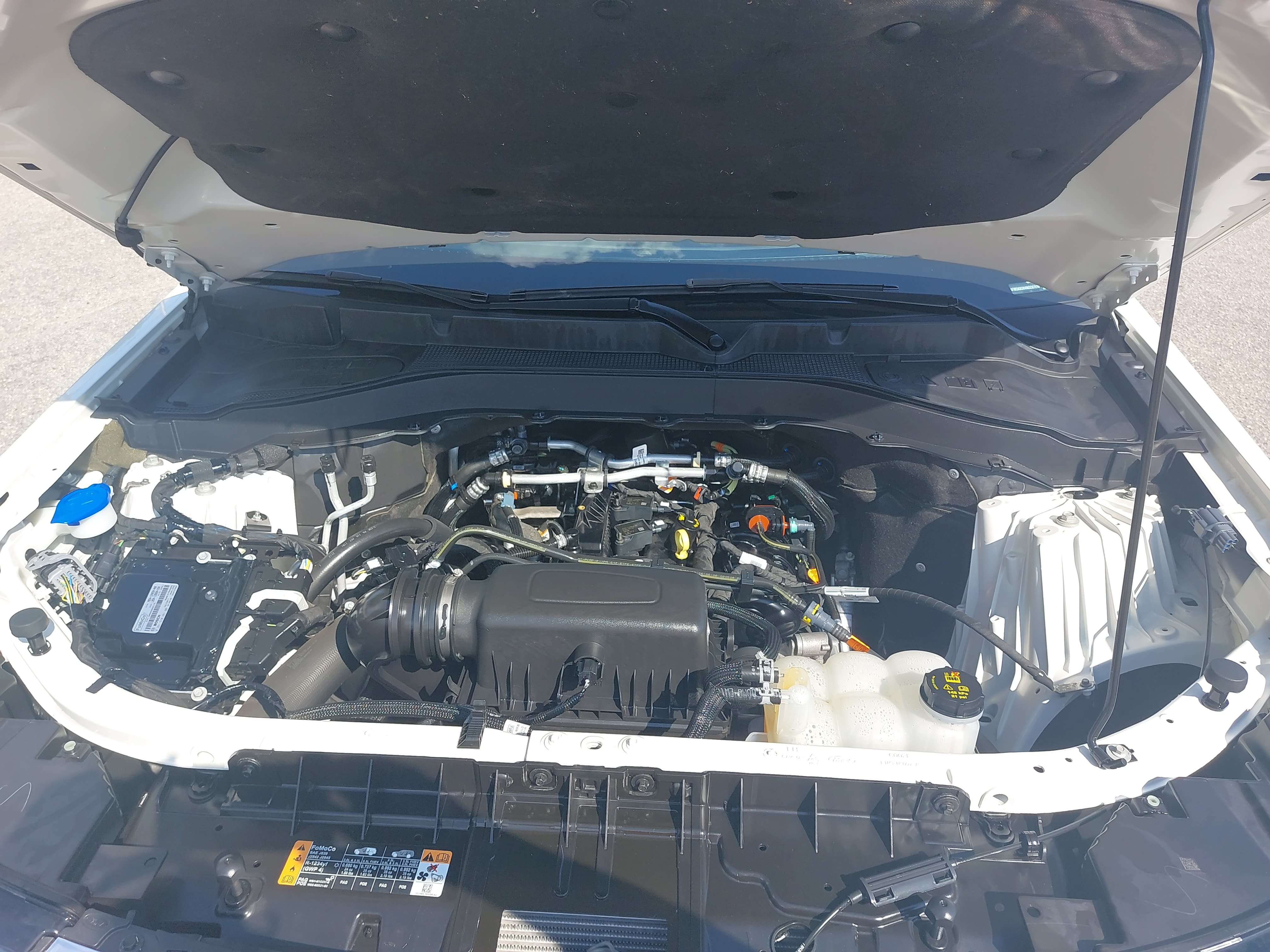 Used 2022 Ford Explorer XLT w/ Equipment Group 202A AWD/4WD image 31