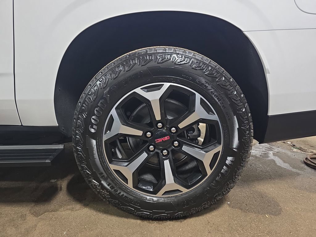 New 2026 GMC Yukon XL AT4 AWD/4WD image 38