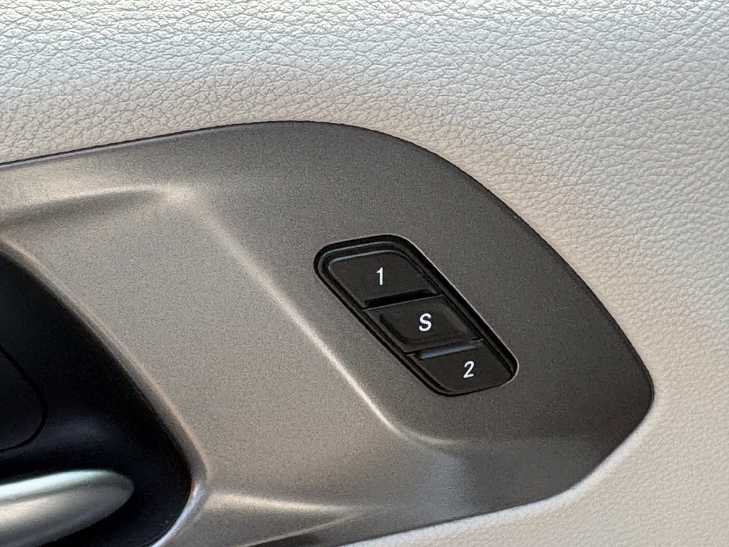 Used 2023 Chrysler Pacifica Touring-L FWD image 29