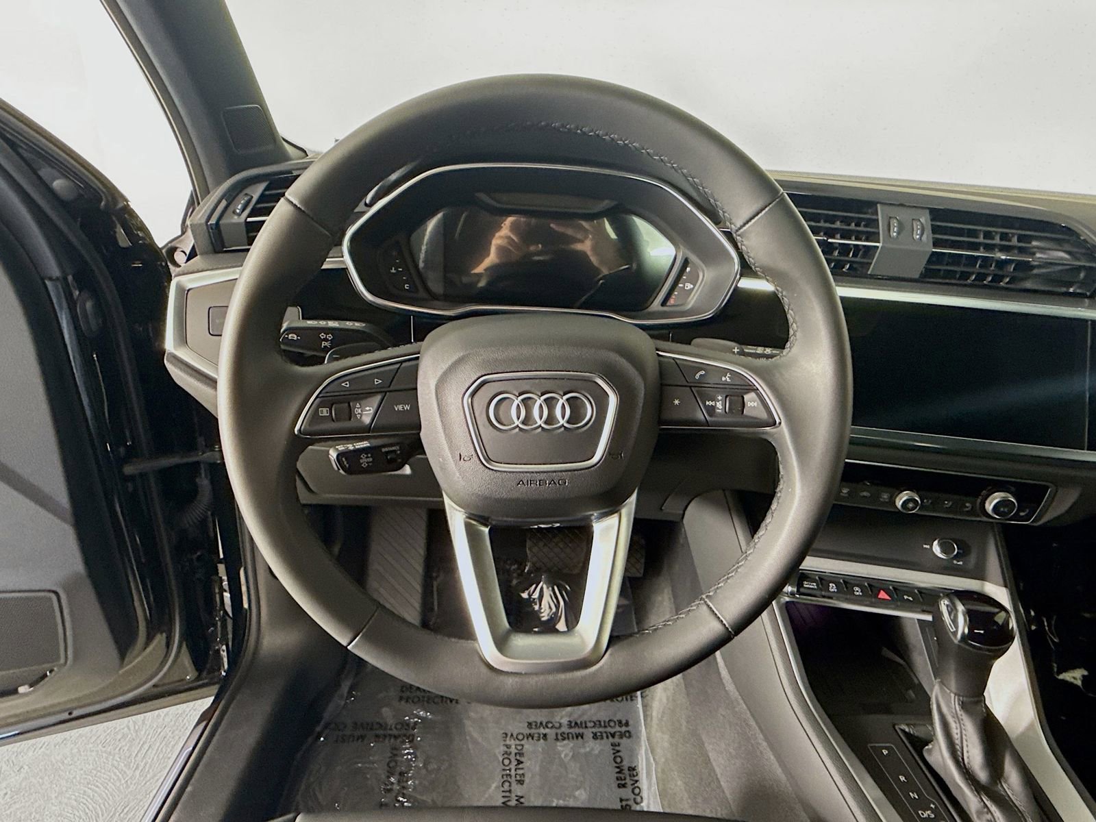 Certified 2025 Audi Q3 2.0T Premium Plus w/ Premium Plus Package AWD/4WD image 11
