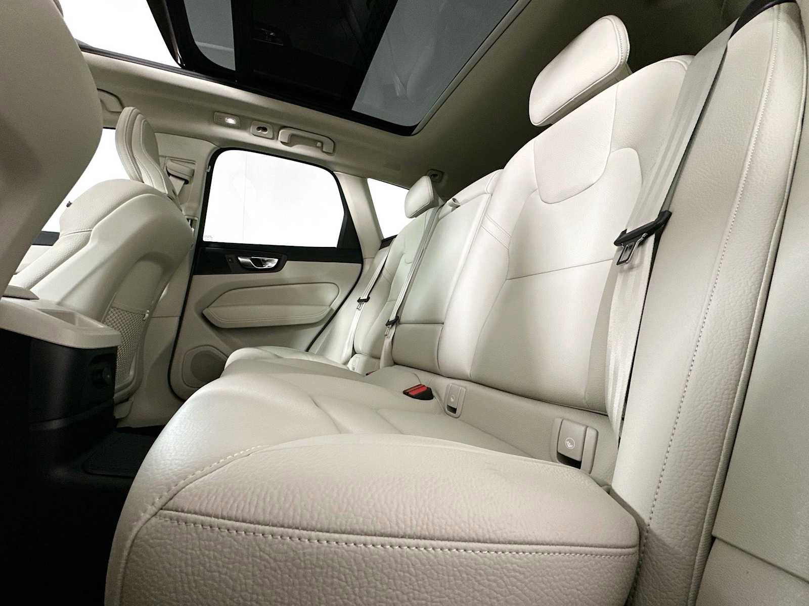 Used 2025 Volvo XC60 T8 Core image 20