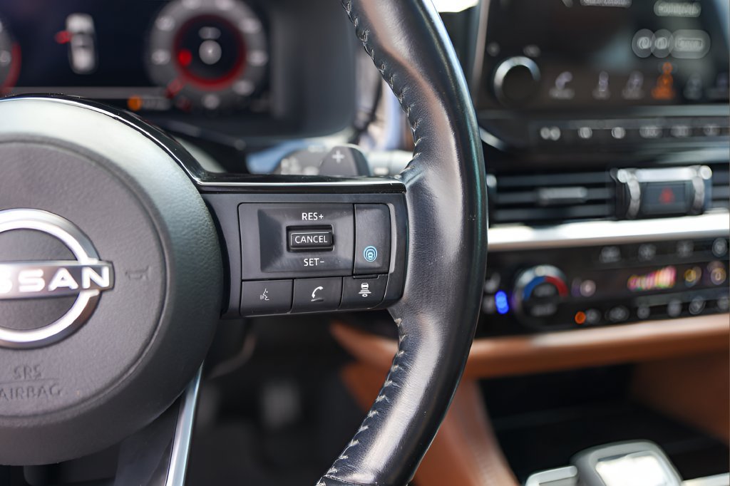 Used 2022 Nissan Pathfinder Platinum w/ Lighting Package (N93) FWD image 13