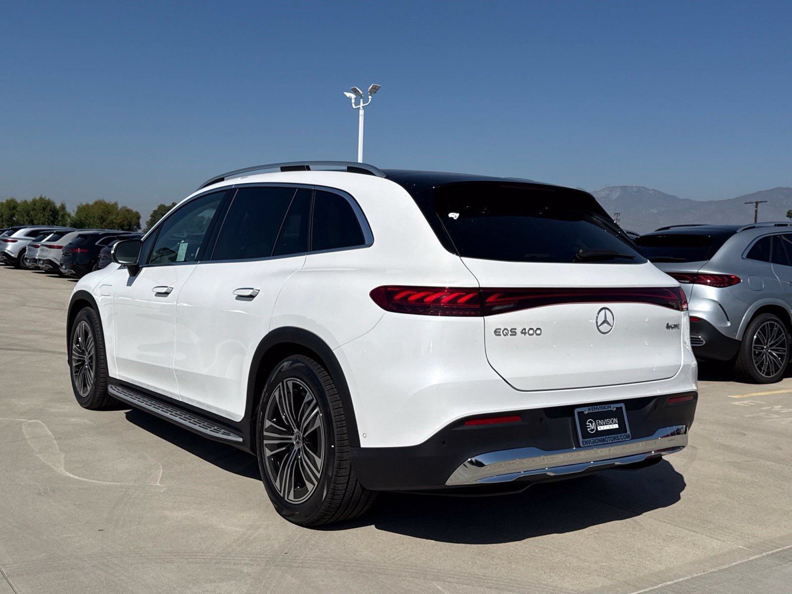 New 2027 Mercedes-Benz EQS 400 4MATIC SUV image 8