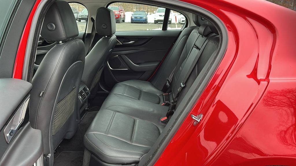 Used 2020 Jaguar XE S image 20