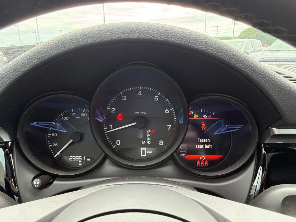 Used 2023 Porsche Macan Turbo AWD/4WD image 28