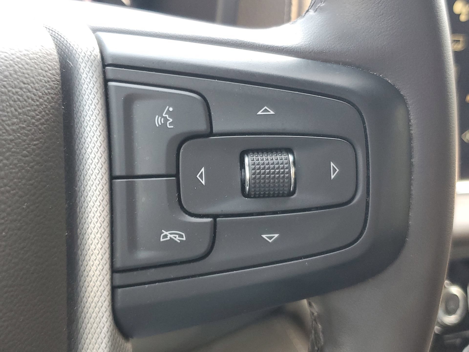 Used 2023 GMC Yukon Denali AWD/4WD image 25