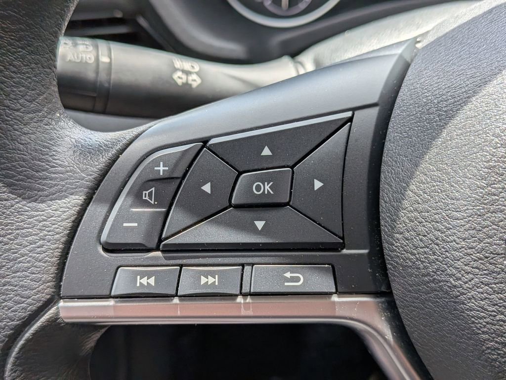 Used 2025 Nissan Sentra SV FWD image 19