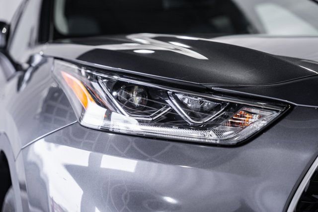 Used 2024 Toyota Highlander Platinum image 13