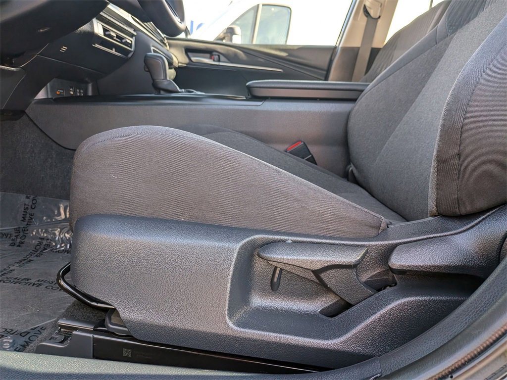 Used 2025 Toyota Camry LE image 16