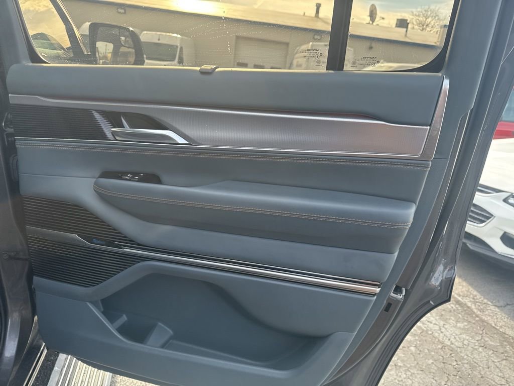 Used 2022 Jeep Grand Wagoneer Series III w/ Rear Seat Video Group 1 image 43