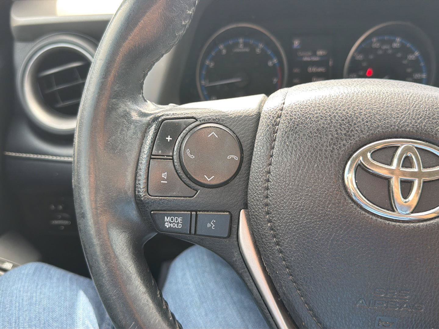 Used 2018 Toyota RAV4 XLE AWD/4WD image 24