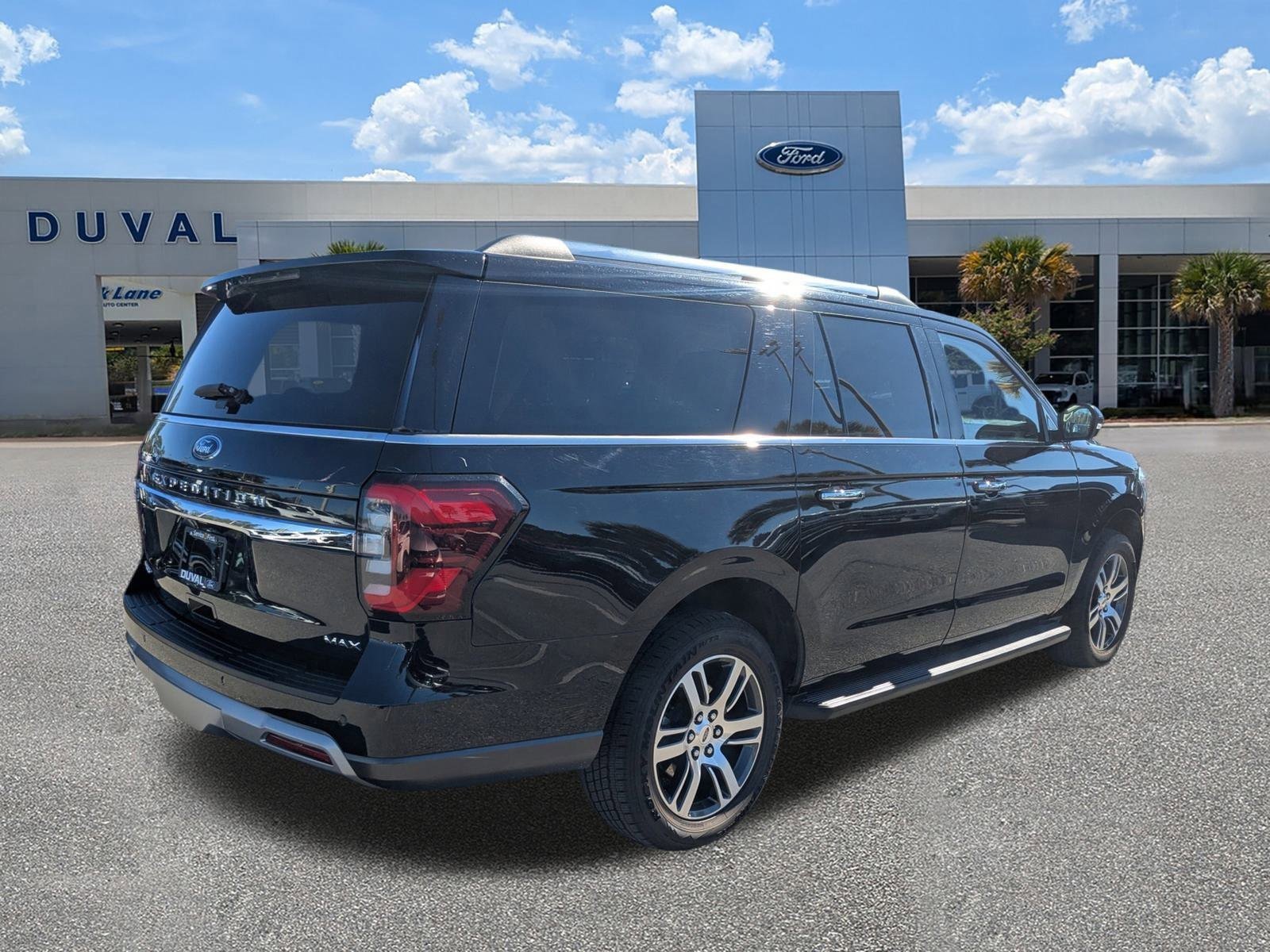 Used 2024 Ford Expedition Max Limited image 4