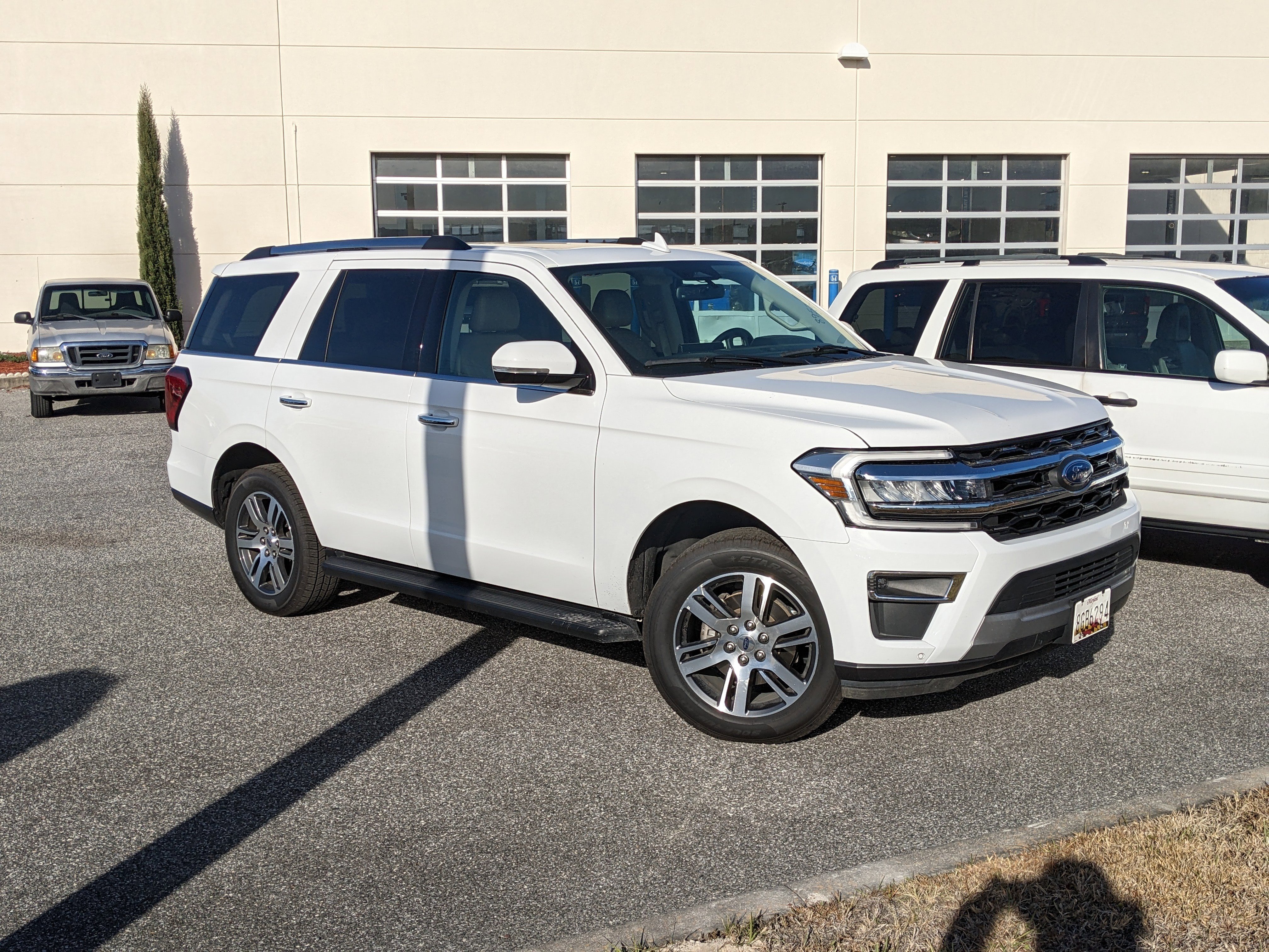 Used 2024 Ford Expedition Limited image 15