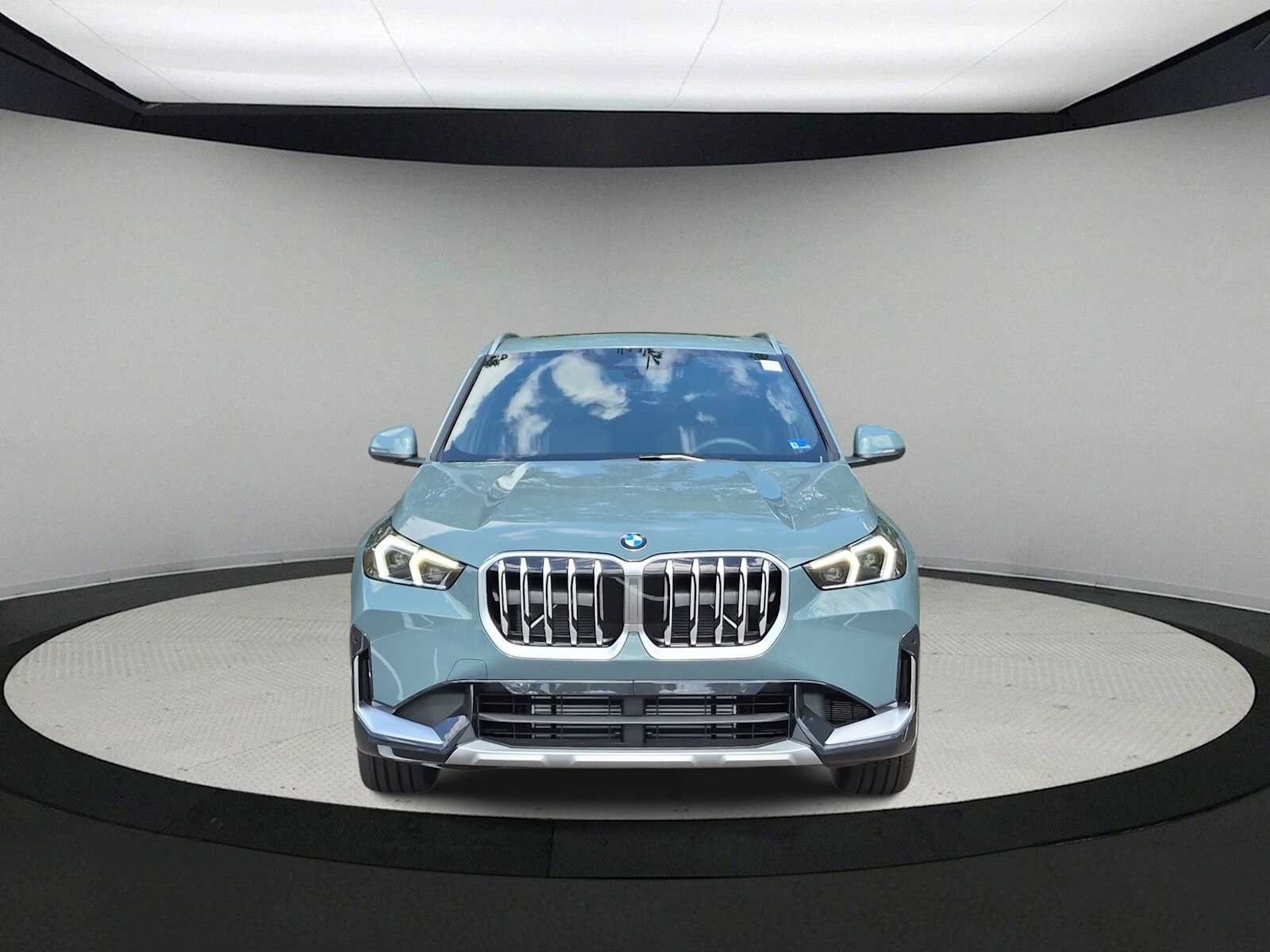 New 2027 BMW X1 xDrive28i AWD/4WD image 3