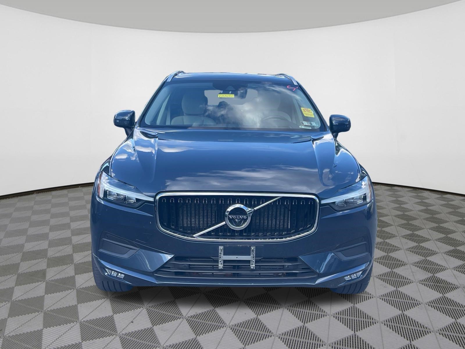 Used 2021 Volvo XC60 T5 Momentum w/ Advanced Package AWD/4WD image 3