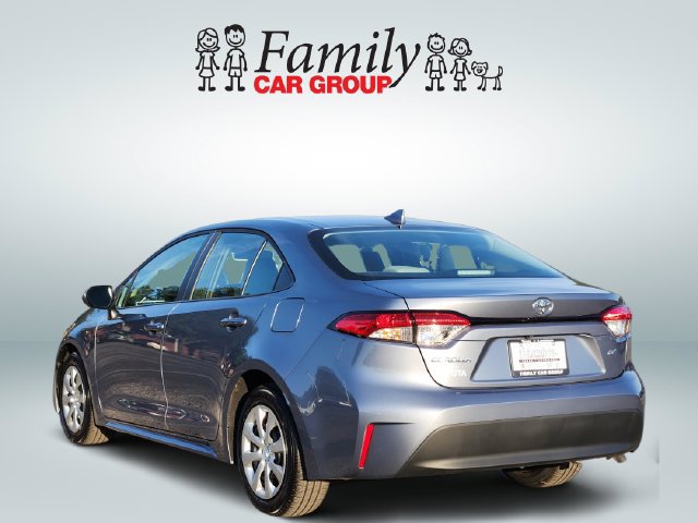Certified 2025 Toyota Corolla LE FWD image 3