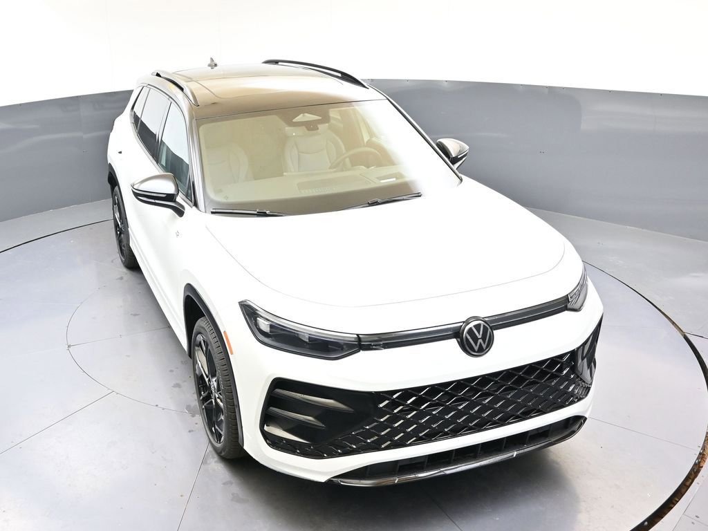 New 2026 Volkswagen Tiguan SE R-Line image 43