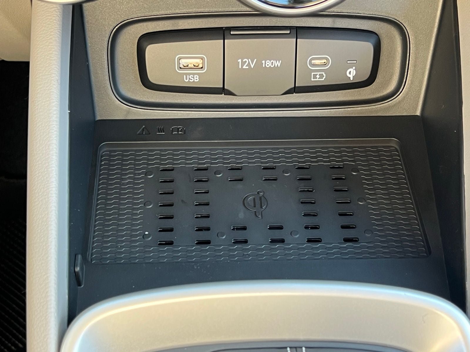 New 2026 Hyundai Venue SEL FWD image 32