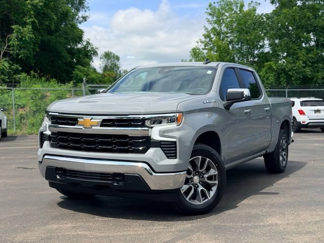 Used 2024 Chevrolet Silverado 1500 LT AWD/4WD image 2