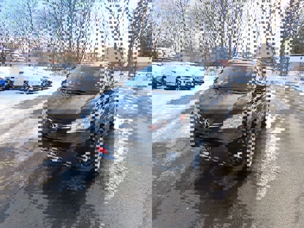 Used 2015 Toyota RAV4 Limited image 1