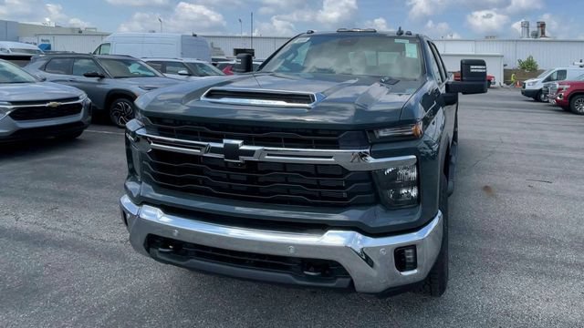 New 2026 Chevrolet Silverado 2500 LT w/ All Star Edition AWD/4WD image 5