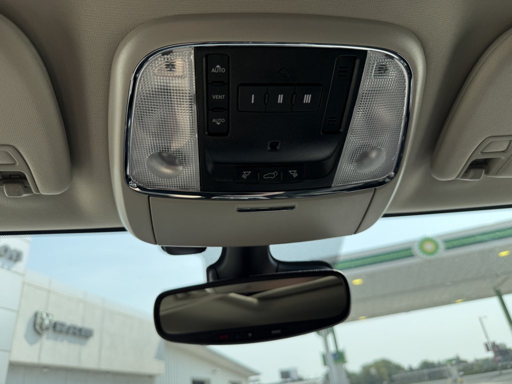 Used 2020 Dodge Durango Citadel w/ Technology Group AWD/4WD image 34