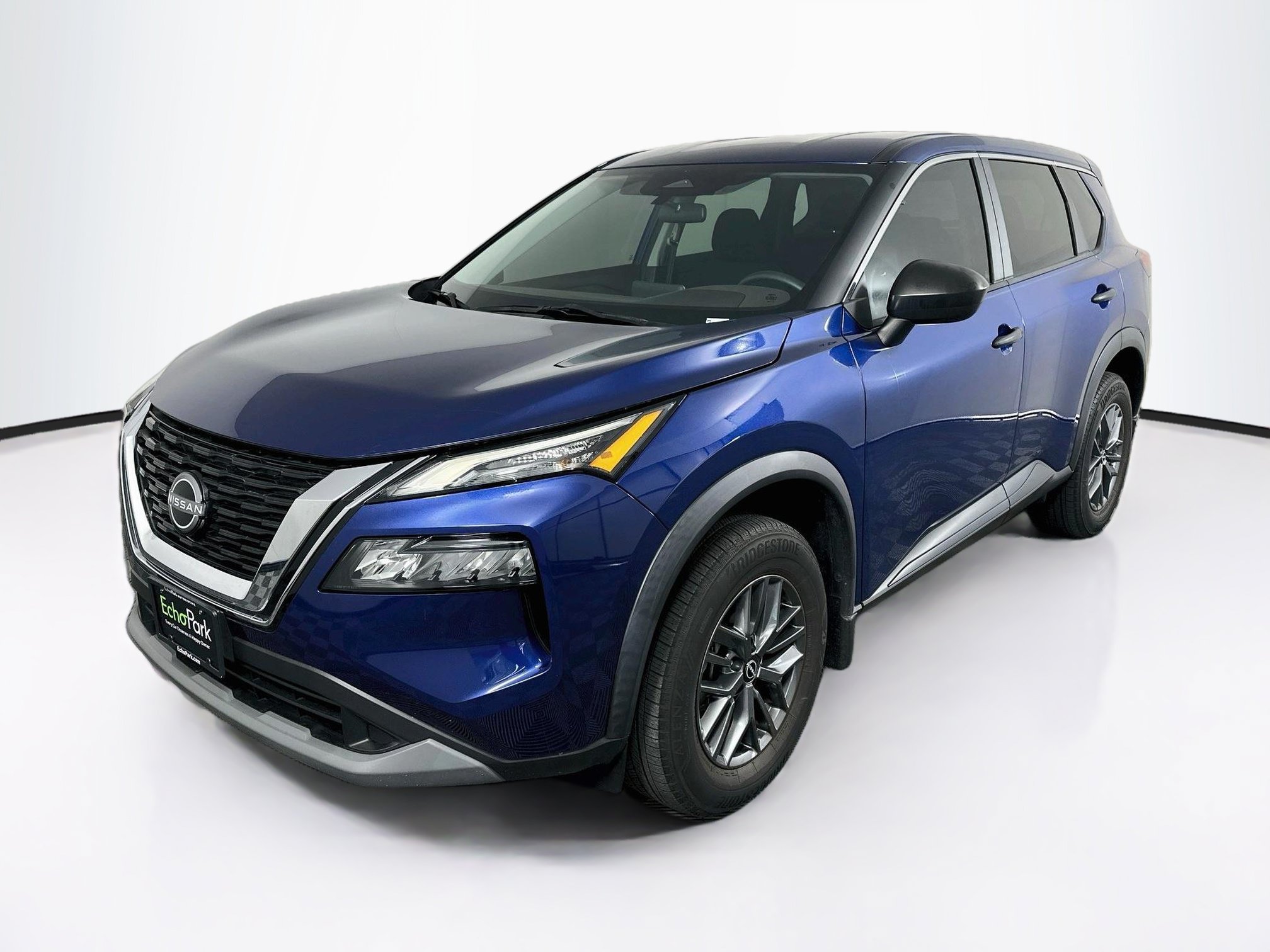 Used 2023 Nissan Rogue S FWD image 3