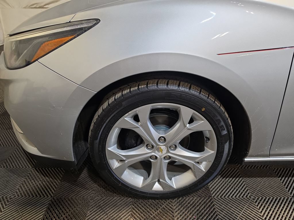Used 2017 Chevrolet Cruze Premier FWD image 18
