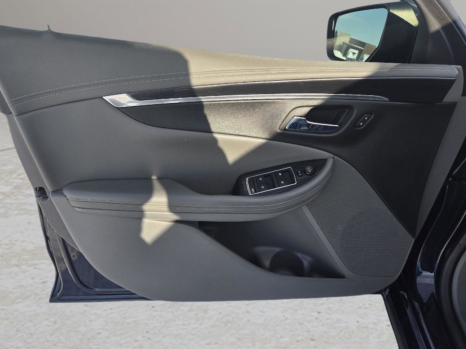 Used 2018 Chevrolet Impala LT FWD image 24