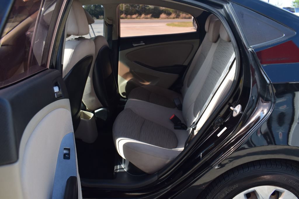 Used 2017 Hyundai Accent SE image 9