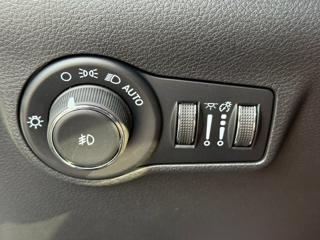 New 2026 Jeep Compass Latitude AWD/4WD image 18