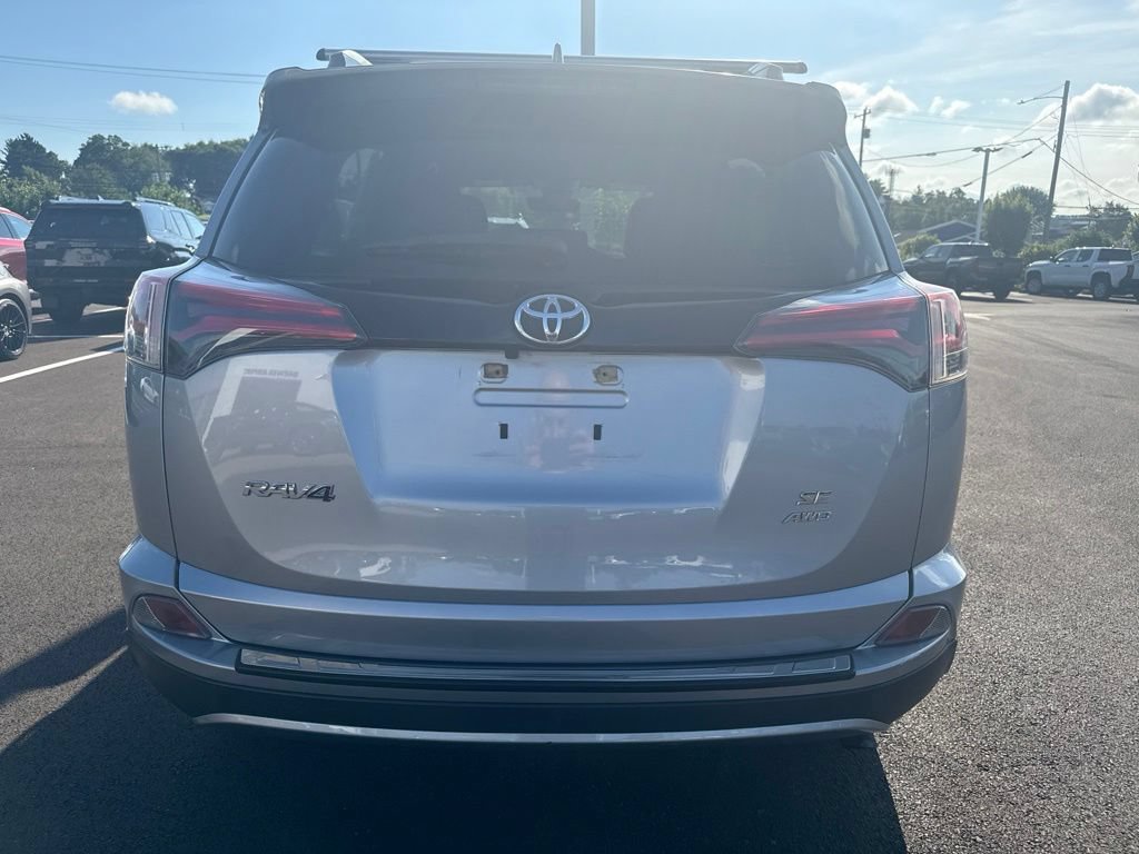 Used 2019 Chevrolet Traverse LT FWD image 3