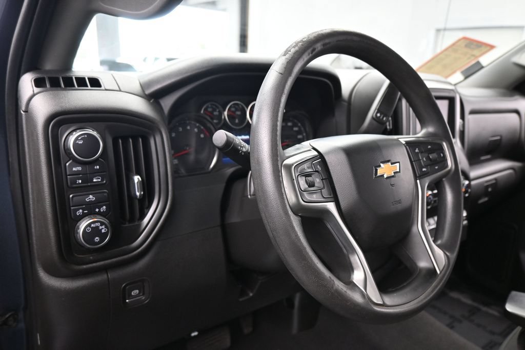 Used 2022 Chevrolet Silverado 1500 Custom w/ Safety Confidence Package AWD/4WD image 15