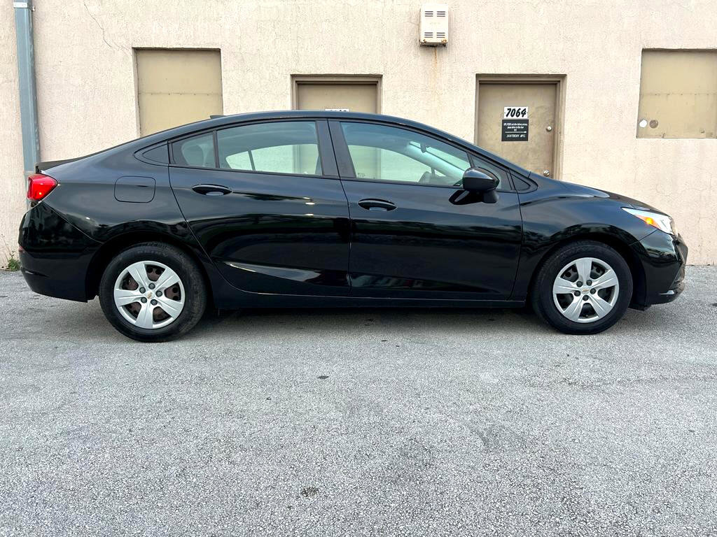 Used 2018 Chevrolet Cruze LS image 15